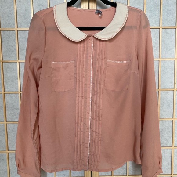 Pink Good Look shirt. Medium sized - Picture 2 of 2